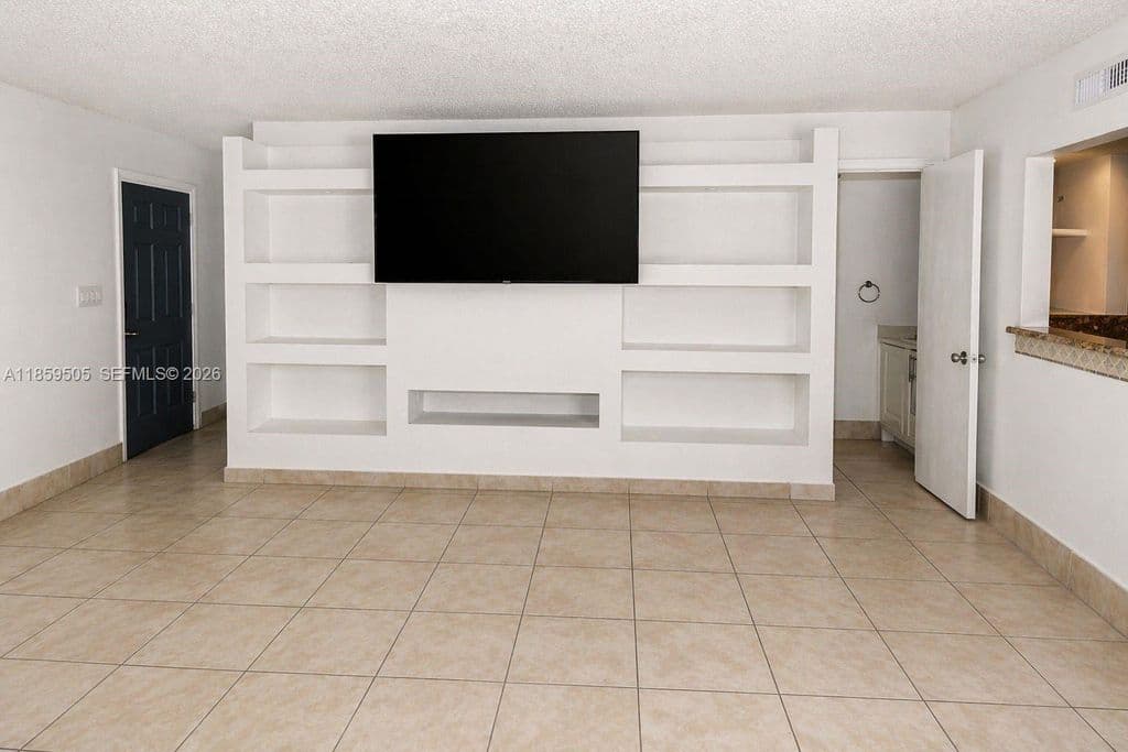 2+1 Mülk — 7501 Kimberly Blvd APT 104
