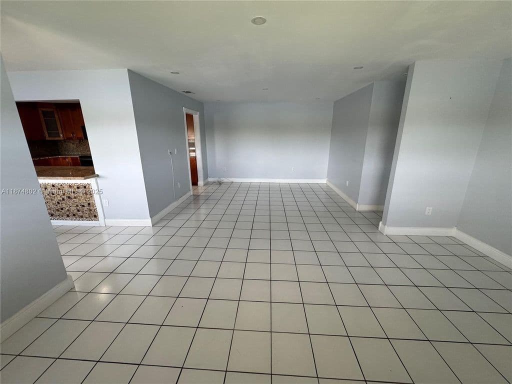 3-bedroom Condo — 13261 SW 17th Ln #26-5