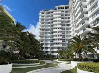 Condo — 100 Lincoln Rd #939, Miami Beach, 33139