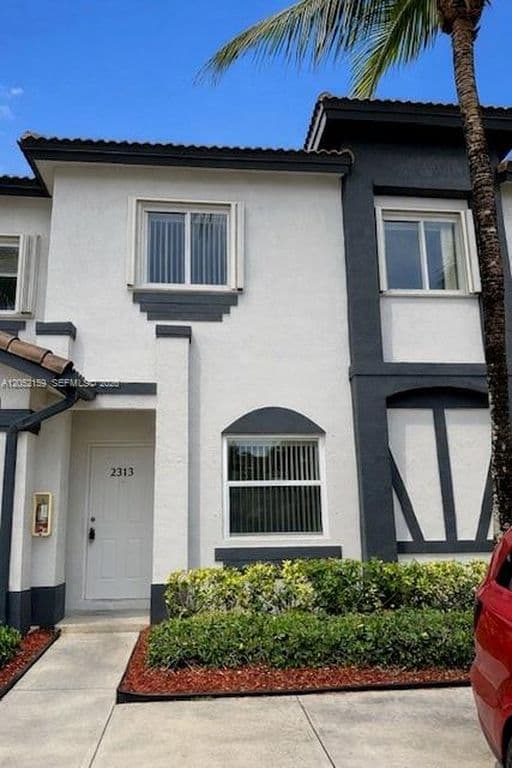 3+1 Mülk — 2313 SE 24th Ave #2313