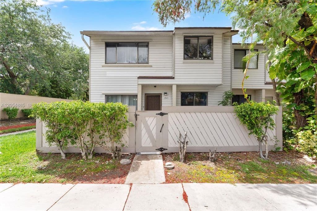 3+1 Mülk — 3541 NW 99th Ter #6A