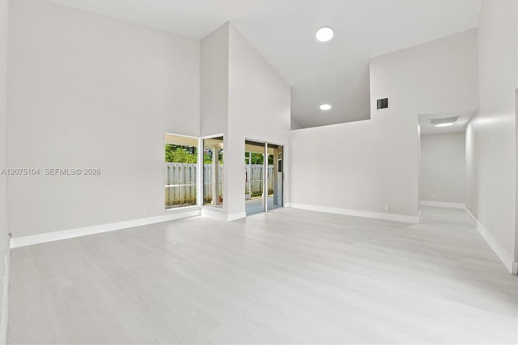 3+1 Müstakil ev — 1181 SW 108th Ter