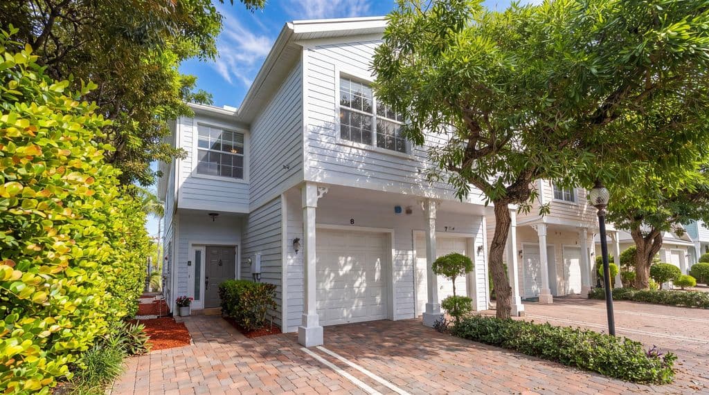 3-bedroom Property — 902 S Federal Highway #8