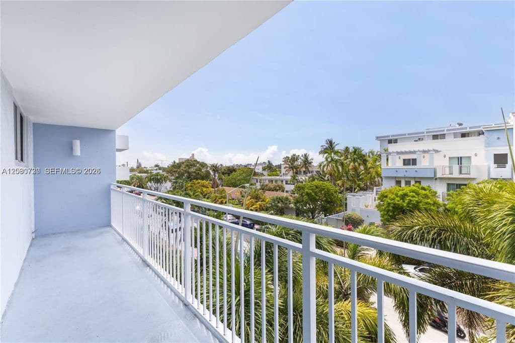1+1 Condo — 1045 10th St APT 402