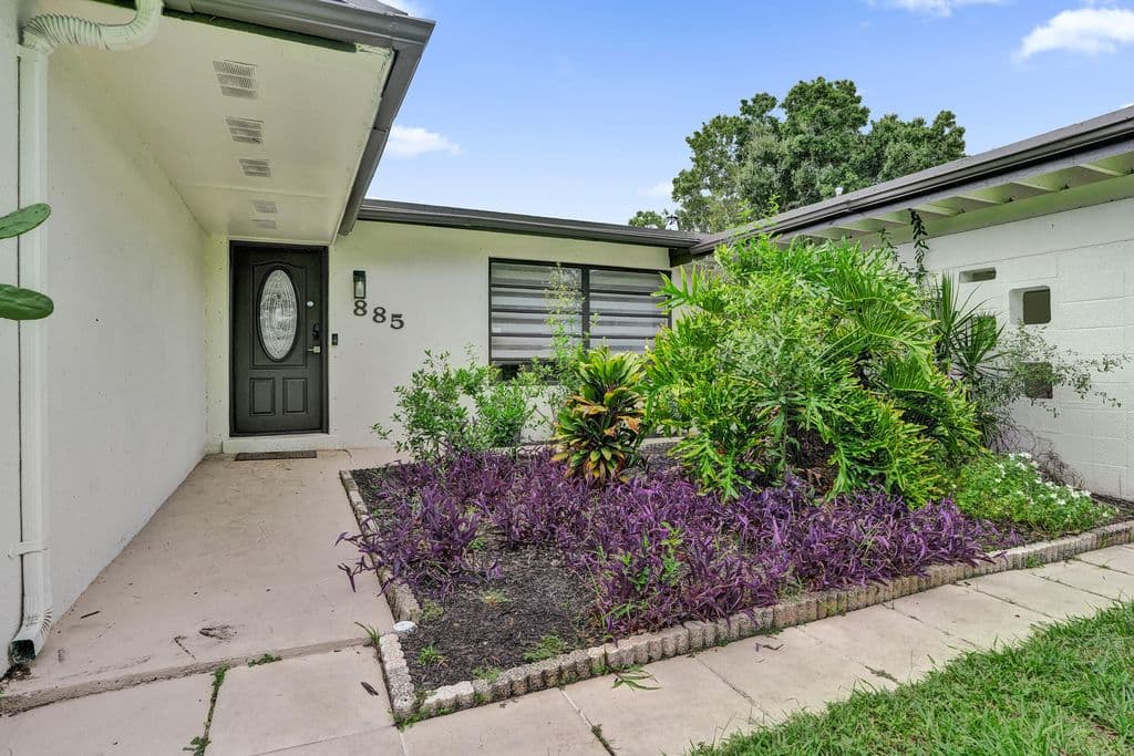 4+1 Müstakil ev — 885 Azalea Court