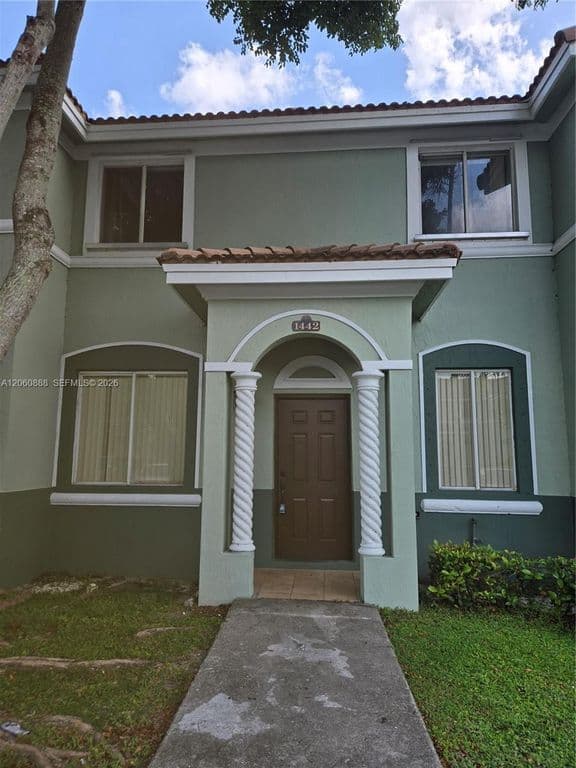 3+1 Mülk — 2804 SE 16th Ave #124