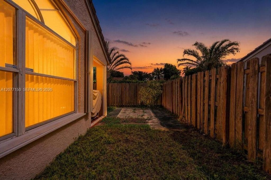 3+1 Müstakil ev — 8021 SW 158th Pl
