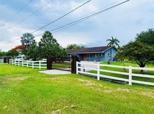 3+1 Müstakil ev — 21217 SW 160th St, Miami, 33187