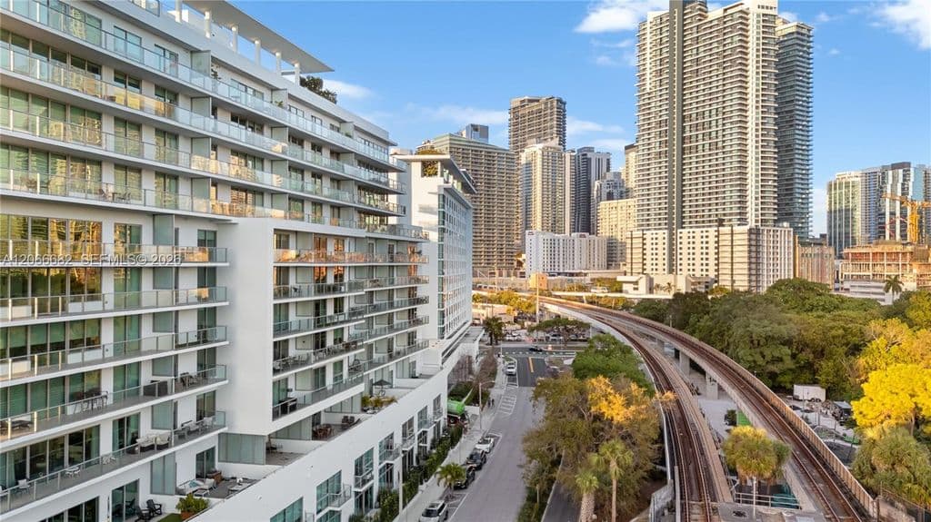 2-bedroom Condo — 1600 SW 1st Ave APT 307