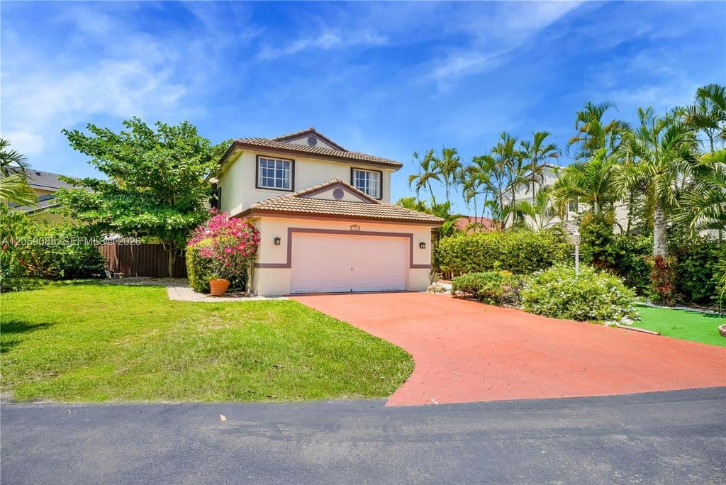 4-bedroom Single-Family Home — 15905 SW 83rd Ter