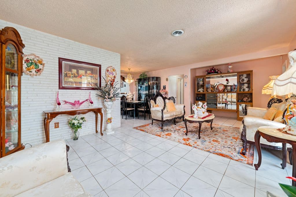 3-bedroom Single-Family Home — 4460 NW 3rd Place