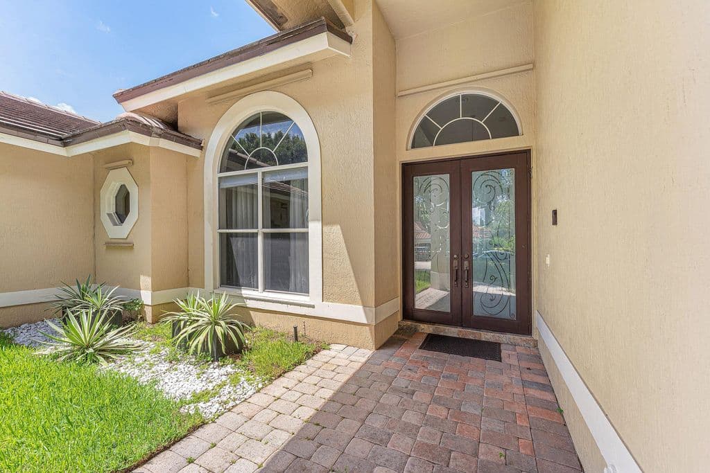 4+1 Müstakil ev — 7235 NW 63rd Terrace