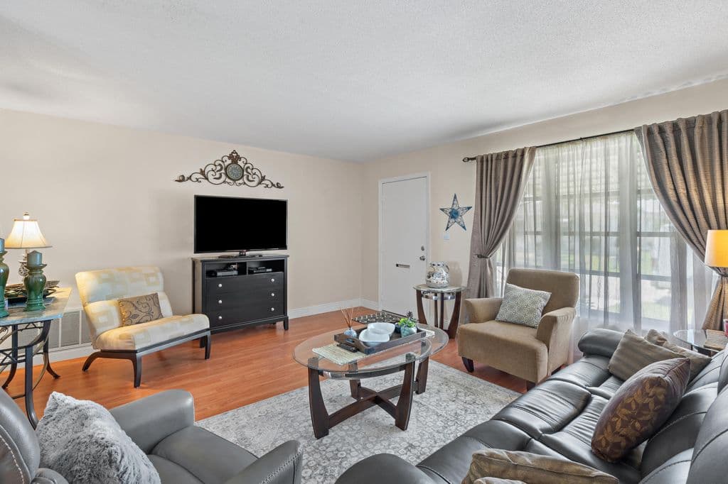 2-bedroom Single-Family Home — 5017 NW 49th Road