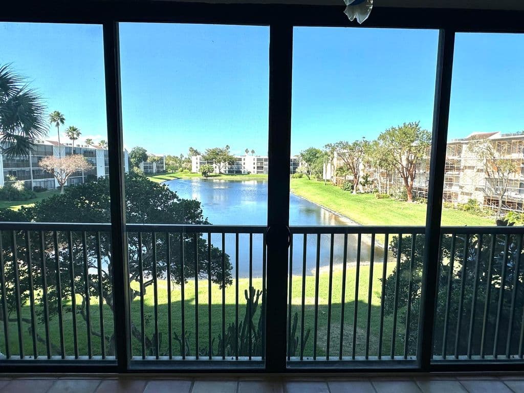 2+1 Condo — 14460 Strathmore Lane #306