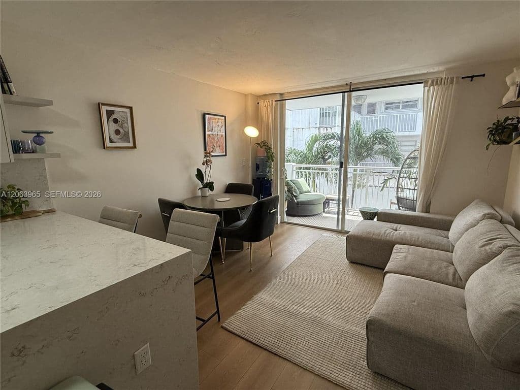 2-bedroom Condo — 1666 West Ave APT 305