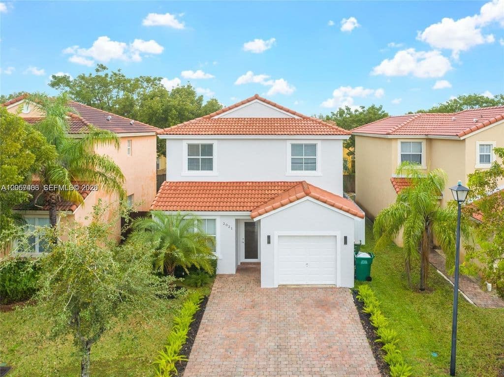 3-bedroom Single-Family Home — 2021 SE 15th St