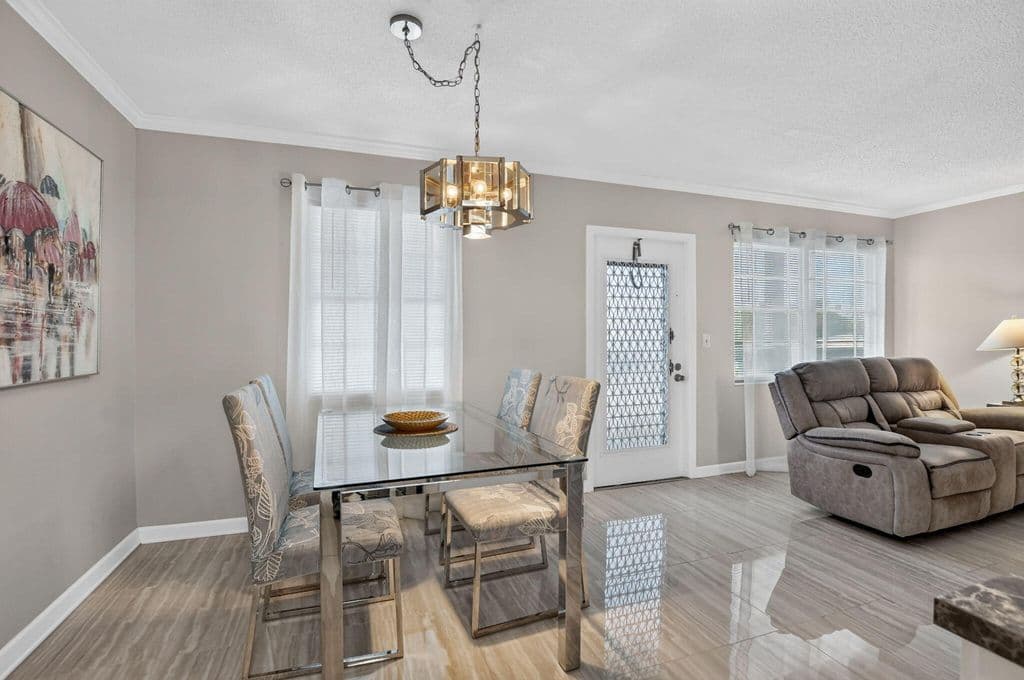 2-bedroom Condo — 3056 NEWPORT N