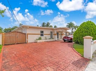 6-bedroom Single-Family Home — 11470 SW 57th Ter, Miami, 33173