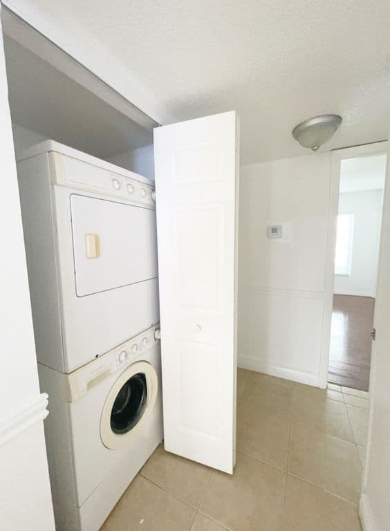 1+1 Condo — 815 W Boynton Beach Boulevard W #4-102