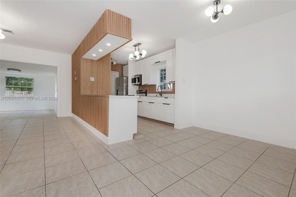 3-bedroom Single-Family Home — 998 W 68th St