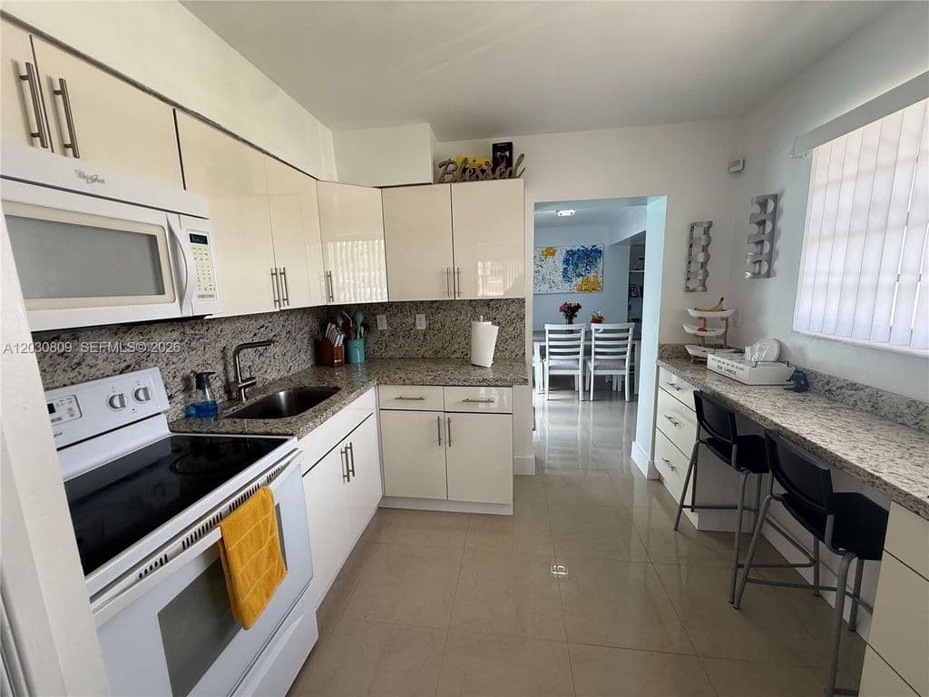 3+1 Müstakil ev — 10030 SW 213th Ter