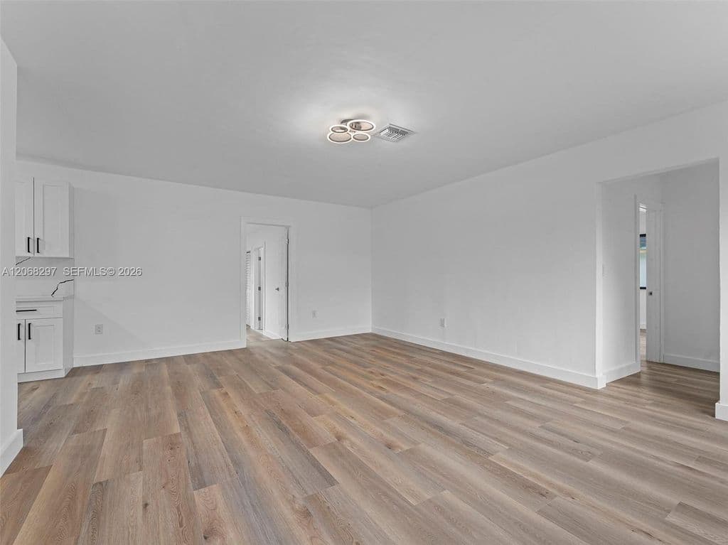 3-bedroom Single-Family Home — 14545 Garden Dr