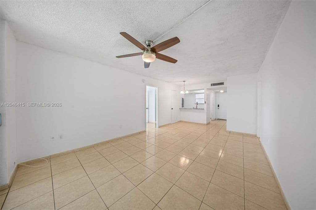 2+1 Condo — 14155 SW 87th St #404