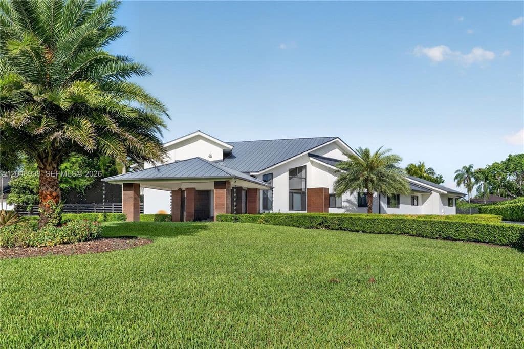 6+1 Müstakil ev — 10506 SW 89th Pl