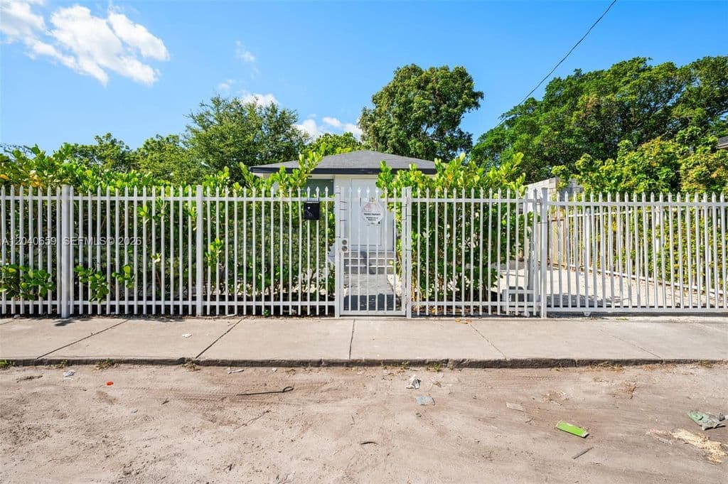 4-bedroom Single-Family Home — 1820 NW 63rd St