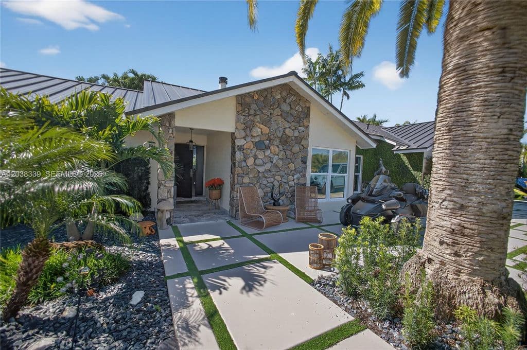 4-bedroom Single-Family Home — 15050 SW 167th St