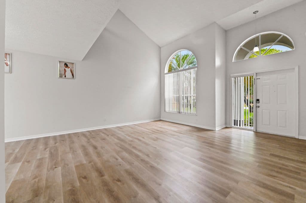 4-bedroom Single-Family Home — 7581 BRISTOL BAY Lane