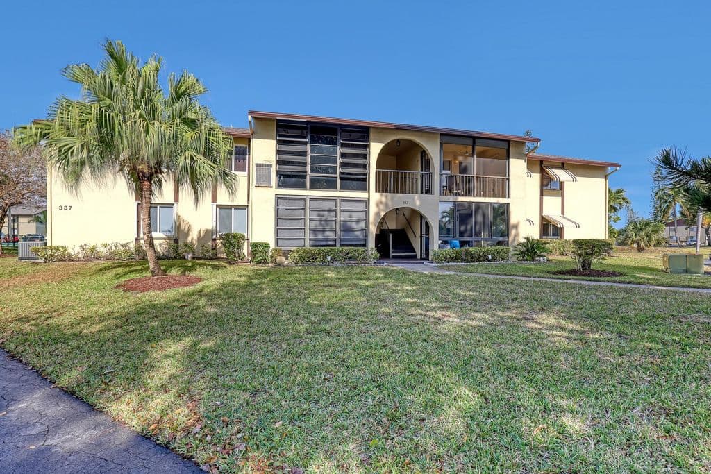 2-bedroom Condo — 337 Pine Ridge Circle #D-2