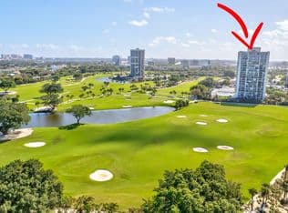 2-bedroom Condo — 2000 Presidential Way #702, West Palm Beach, 33401