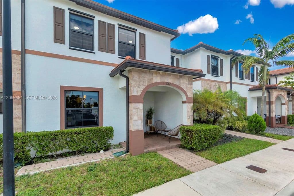 3+1 Mülk — 10615 W 34th Ct