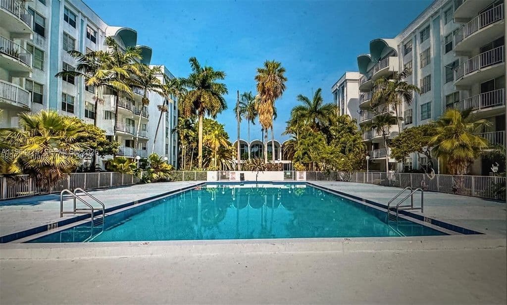 1+1 Condo — 496 NW 165th St Rd APT D614