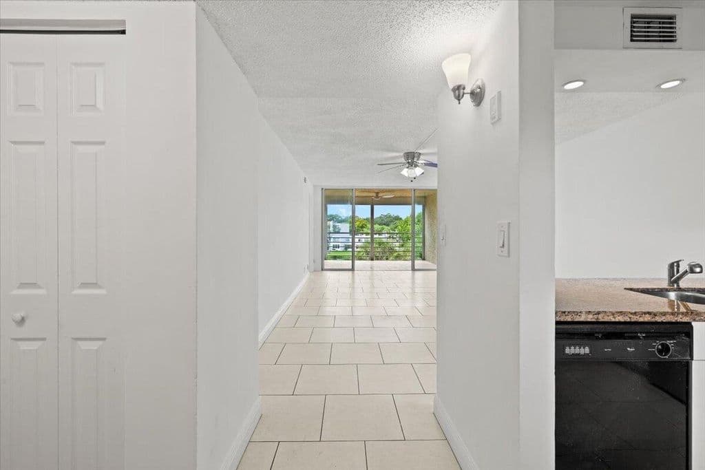 3-bedroom Condo — 1831 Sabal Palm Drive #403