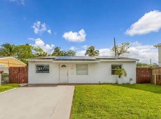 2+1 Müstakil ev — 2411 Fletcher St, Hollywood, 33020
