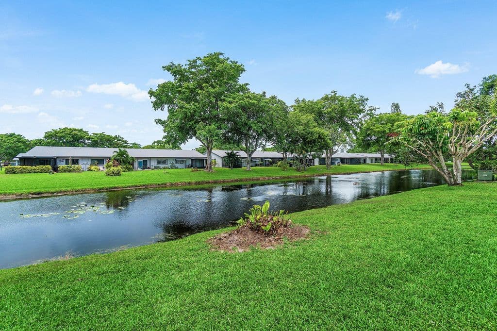 2+1 Müstakil ev — 14605 Lucy Drive