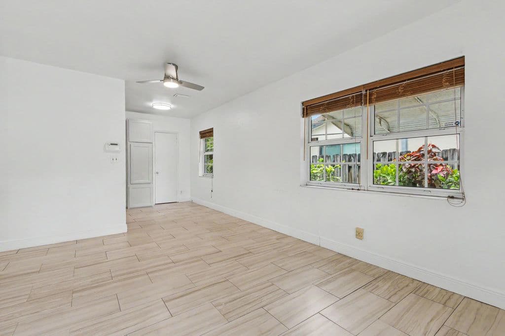 3-bedroom Single-Family Home — 604 NE 14th Place