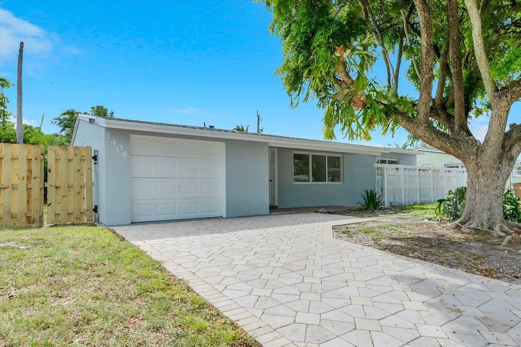 3-bedroom Single-Family Home — 1404 SW 1ST Avenue