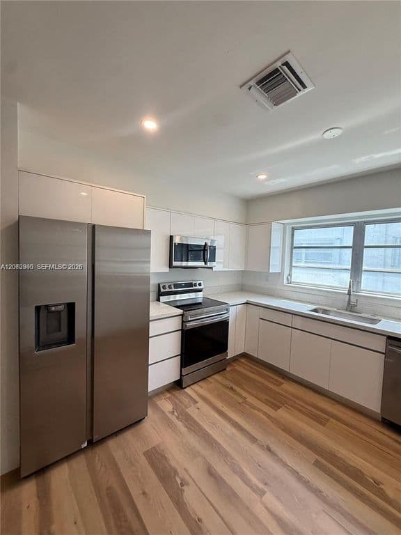 3+1 Müstakil ev — 1532 Trillo Ave
