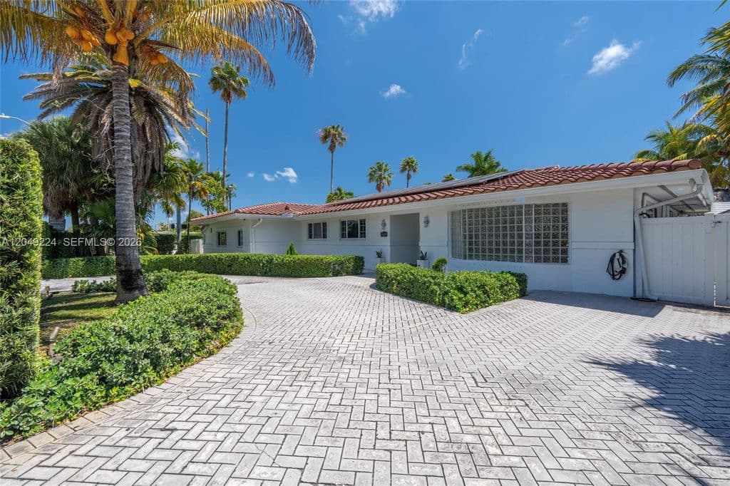 5+1 Müstakil ev — 20235 Highland Lakes Blvd