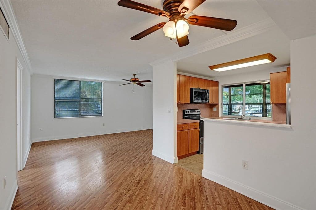 2+1 Condo — 9351 Lime Bay Boulevard #201