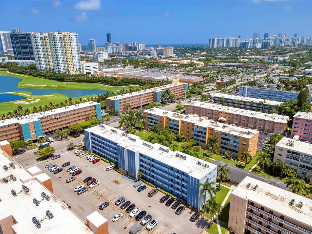 2-bedroom Condo — 233 NE 14th Ave APT 108