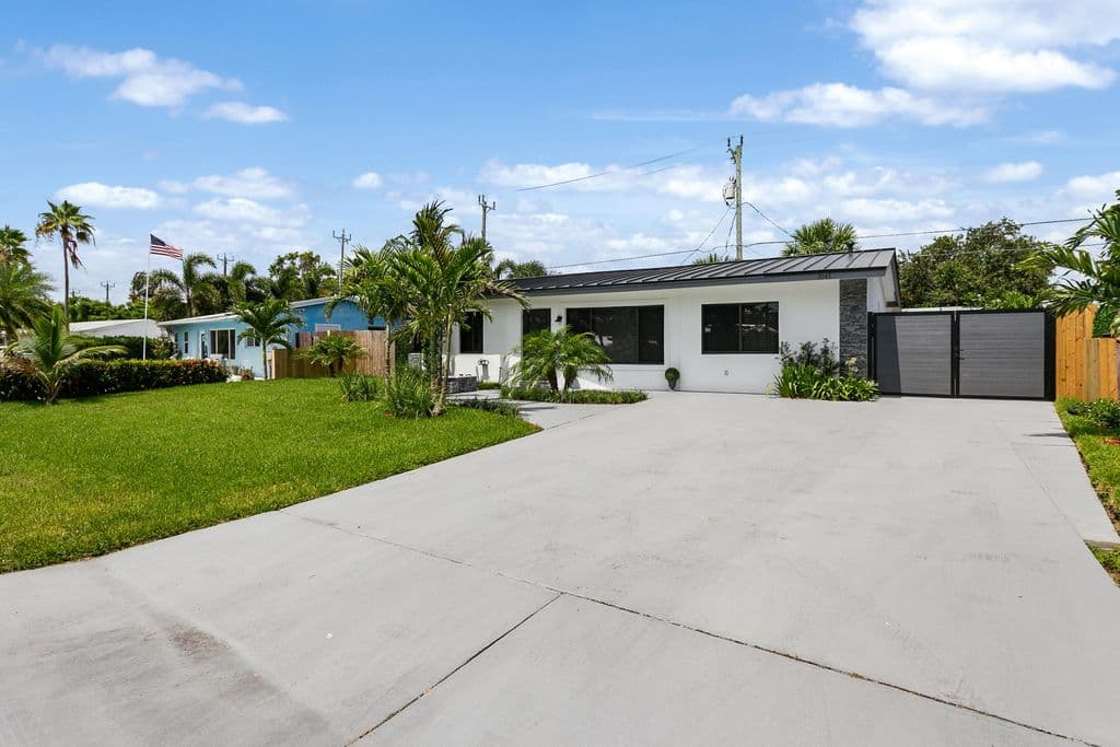 3+1 Müstakil ev — 3141 NE 14th Avenue