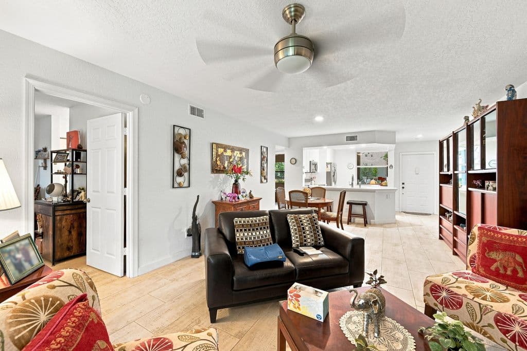 2-bedroom Condo — 10382 NW 24th Place #105