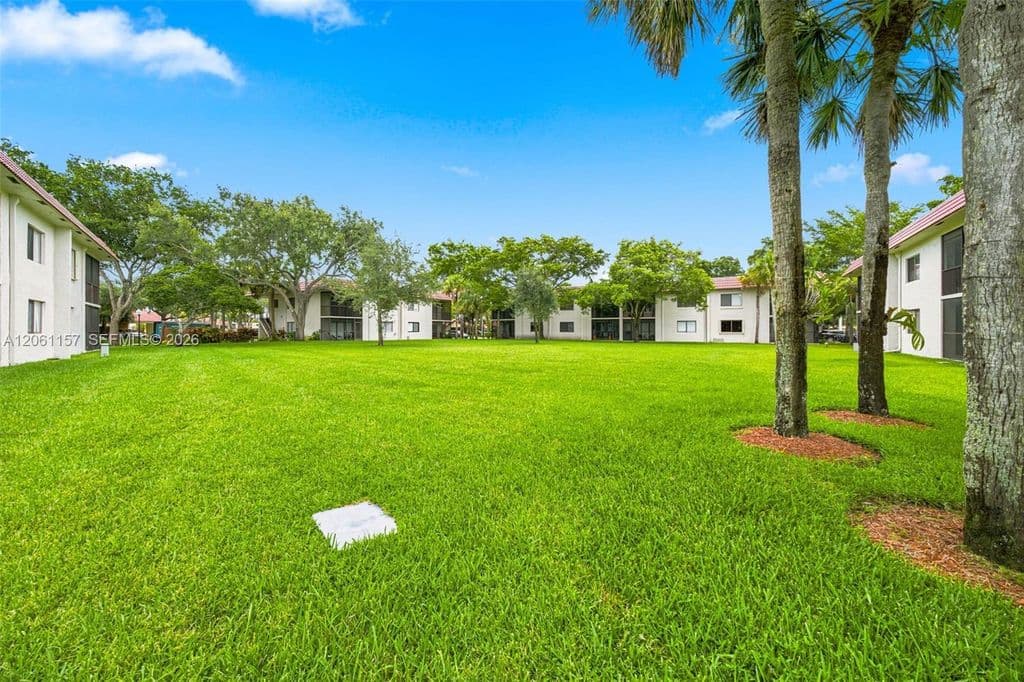 2+1 Condo — 16257 Saddle Club Rd #201