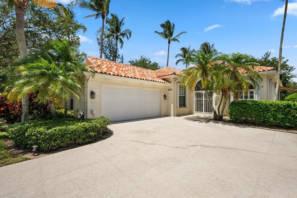 4-bedroom Single-Family Home — 2862 Irma Lake Drive