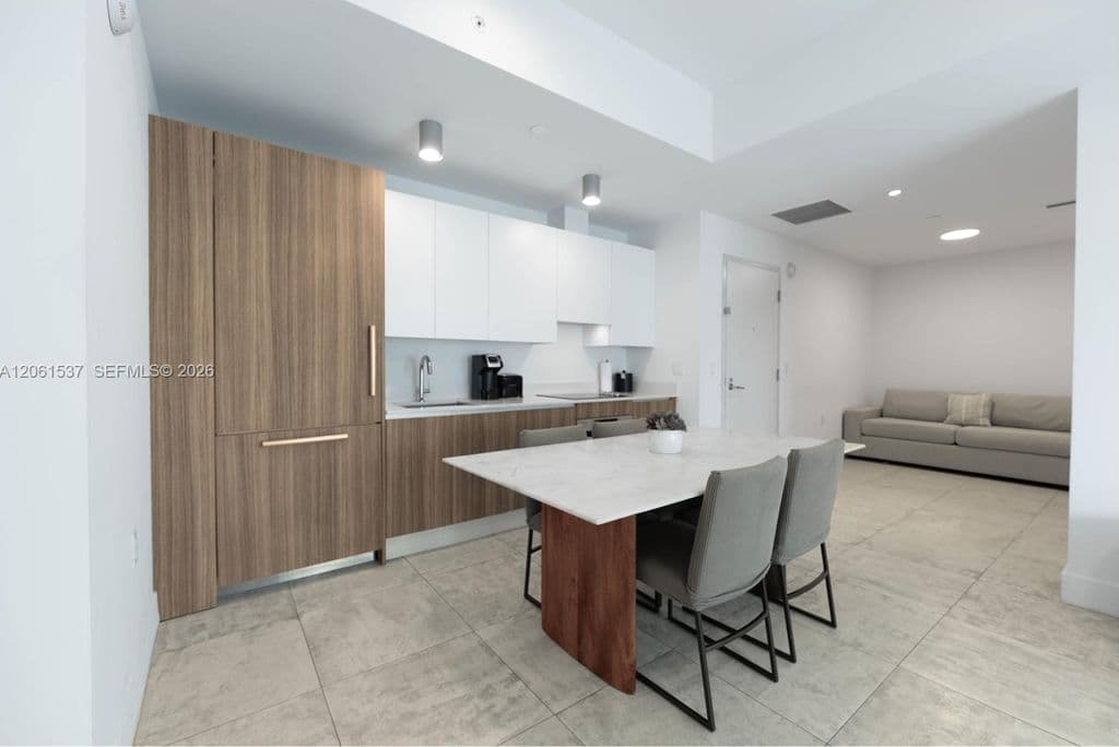 2+1 Condo — 239 SW 9th St #2103