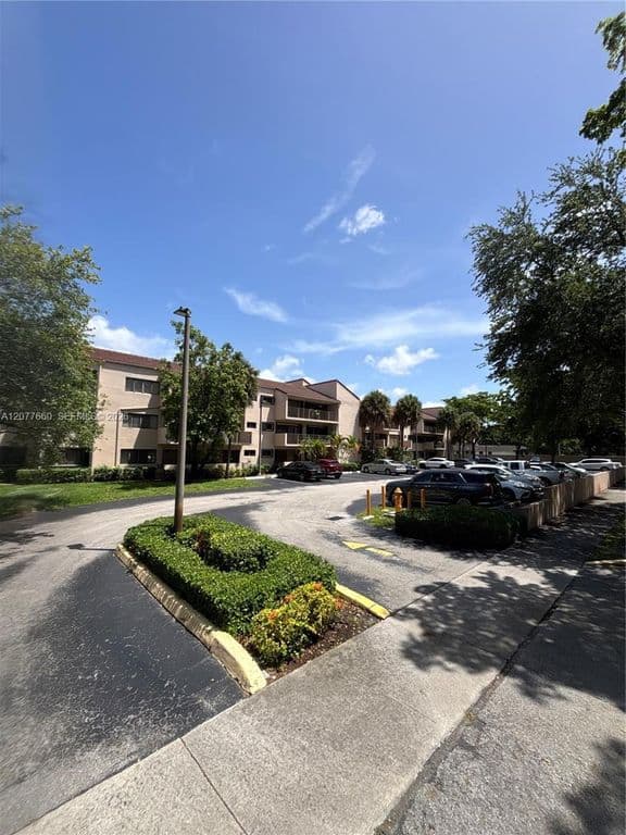 2-bedroom Condo — 6305 Gage Pl APT 309A